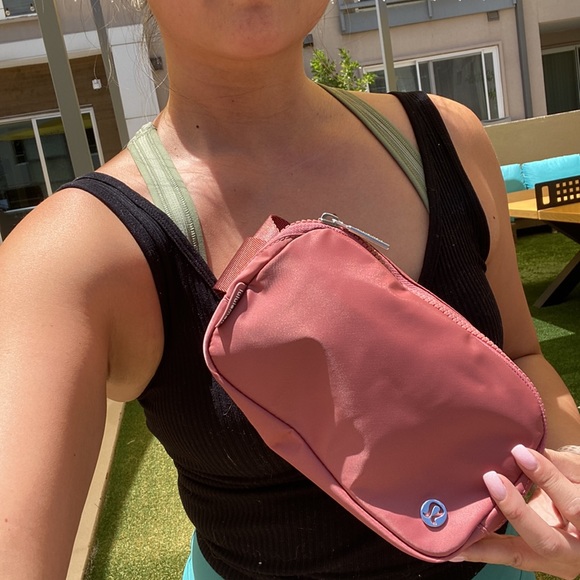 NWT Lululemon everywhere belt bag briar rose 🌹 🎀 extended strap new - Picture 11 of 12